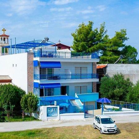 Toroni Alpha Studios Buitenkant foto