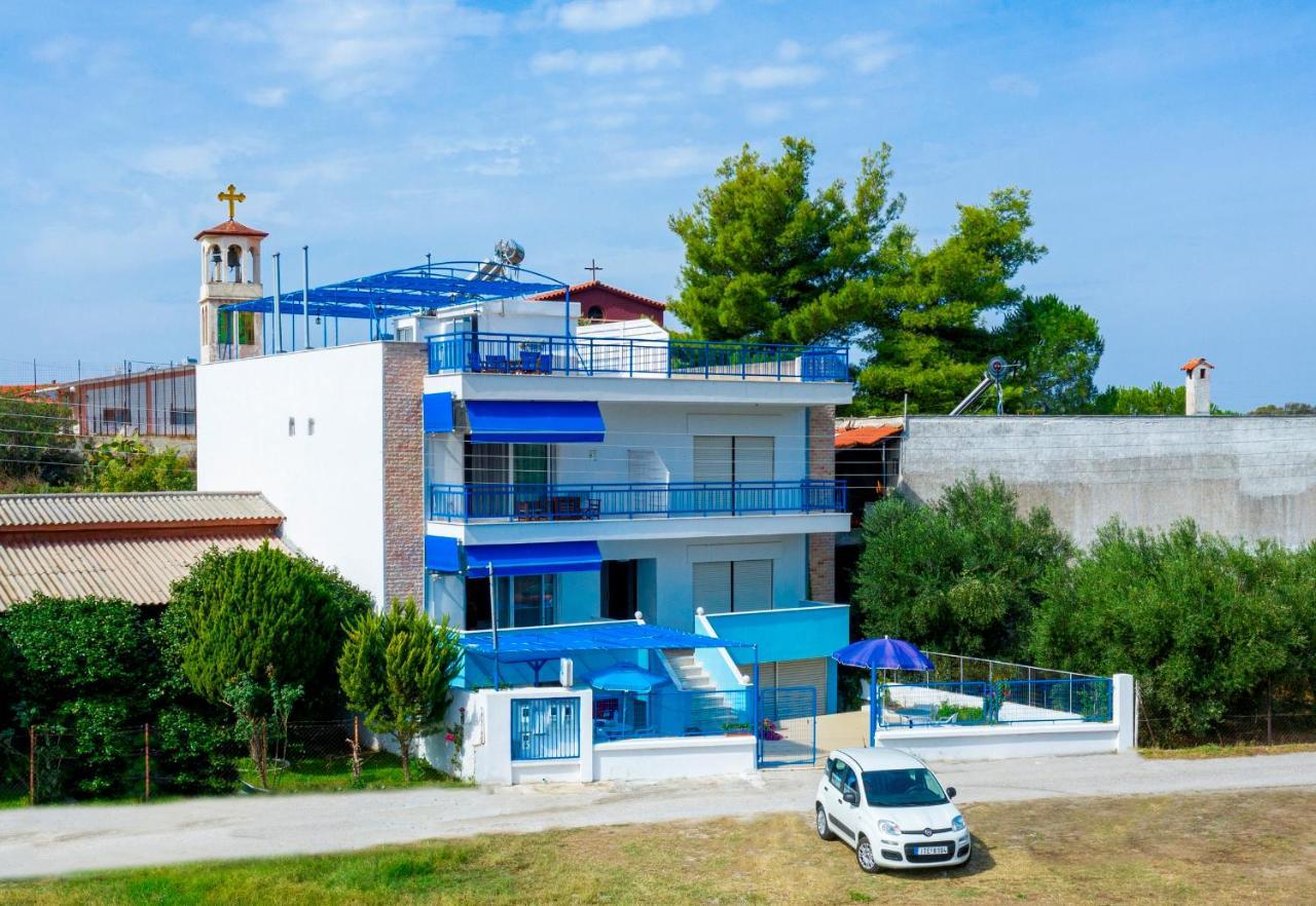 Toroni Alpha Studios Buitenkant foto